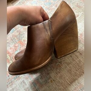 Kirk-Ease Women’s Brown Leather Mules